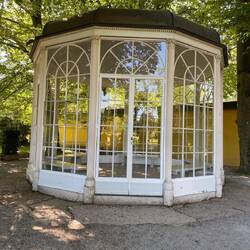 "16 goong on 17" gazebo from the Sound of Music 🎶