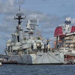 Les navires de L'OTAN sont là... 😒😒😪