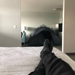 Zum Glück haben wir so ein großes Zimmer😅