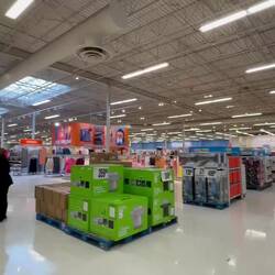 Real Canadian Superstore (Supermarkt)