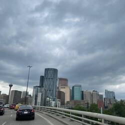 Fahrt in die Downtown über den Highway