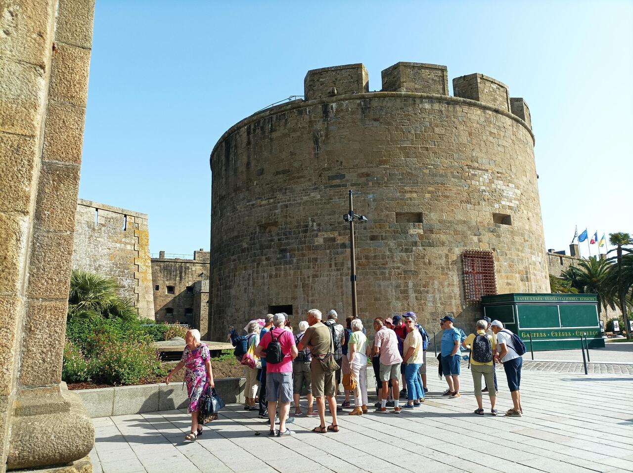 Die Turís greifen an