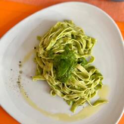 Tagliatelle pesto