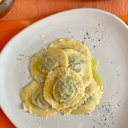 Spinach ricotta ravioli
