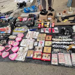 De vlooienmarkt bij de Orto-Sai bazaar