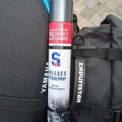 ausreichend Kettenspray habe ich mit