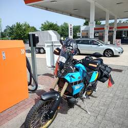 Vollgetankt beginnt die Reise