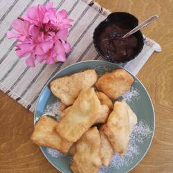 "albanische gebackene Mäuse" mit selbstgemachter Feigenmarmelade