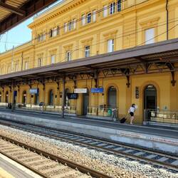 Welcome to Modena, via train