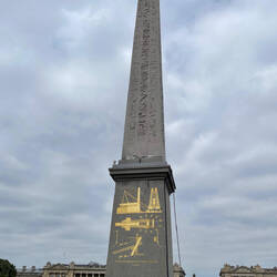 Diagram showing how they erected the obelisk