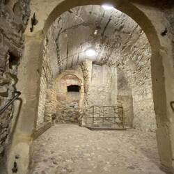 A house in the underground tour