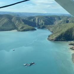 Inbound to headquarter pontoon. Our accommodation is up Cyclone Creek in the background