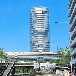 Le gratte-ciel triangulaire