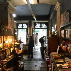 Alle Geschäfte sind in die Altbauten integriert 🥰