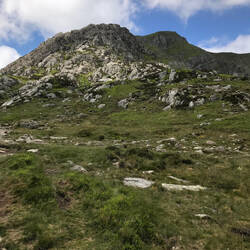 Crag approach to Pen Yr Ole Wen