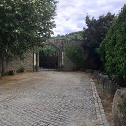 So gepflegt sind nicht alle Tore zu den Quintas