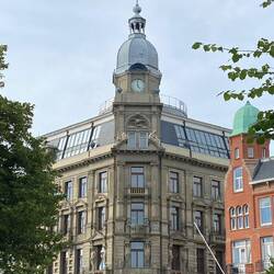 Nit sure what this building is - just thought it was pretty