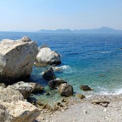 Zum Glück gibt es zwischendurch eine kühlende Erfrischung im klaren Meer 🤩