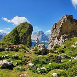 A closer shot of the same protruding rock.