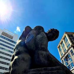 Art contemporain. Bronze