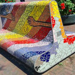 Tendons-nous la main, ne faisons pas la guerre