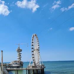 Le Pier avec sa Grande Roue et sa Tour de saut à l'élastique