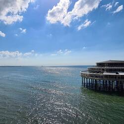 Le Pier, avec son hôtel sur l'eau