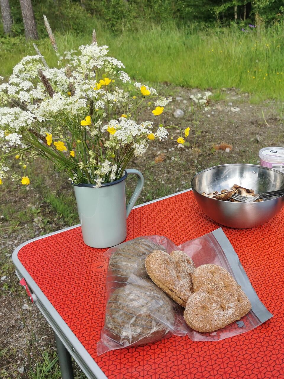 Hier oben im Norden gibt's so hübsche Brötchen - da ist jedes Essen gleich mit Liebe gemacht