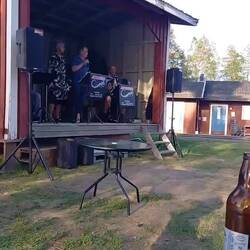 Liveband in Schweden...echt cool 😎 die älteren Herrschaften