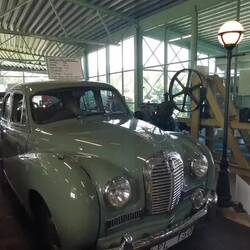 Unbedingt Ton anschalten. Richtig gute Musik lief hier im Museum.