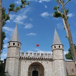 Entrance to Topkapi Palace.
