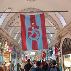 Strange that this is d only pic I took of interior Grand Bazaar. Crooked.