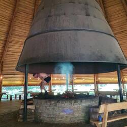 Erstmal die Hütte einheizen....