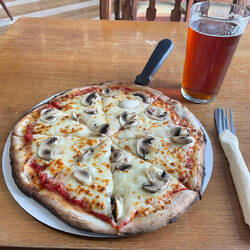 Pizza & Bier in Beer