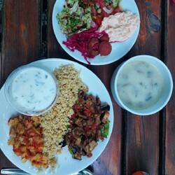 Bungalow mit Halbpension. Essen durchschnittlich, Preis-Leistungs-Verhältnis top 👌😄