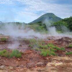Hotsprings uf dr Wanderig zum Vulkan