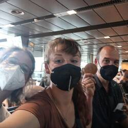 Hamburg Airport 9Uhr geht's los (leider ersteinmal ohne Mama. Sie kommt Montag zum Glück nach)!!