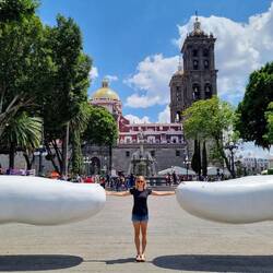 Vor der Kathedrale von Puebla 👉🏻🧍🏼‍♀️👈🏻