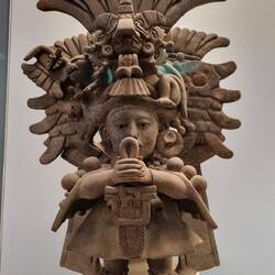 Azteken-Figur mit Opfermesser 🗡
