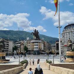 Crossing the Stone Bridge from Philip to Alexander the Great