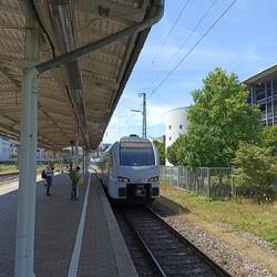 23 minutes late, hope it makes up time, my connections are tight!