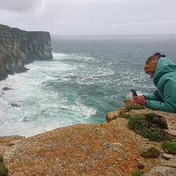 Der Observationsposten - fotografieren war durch den heftigen Wind nur liegend am Felsvorsprung mgl.