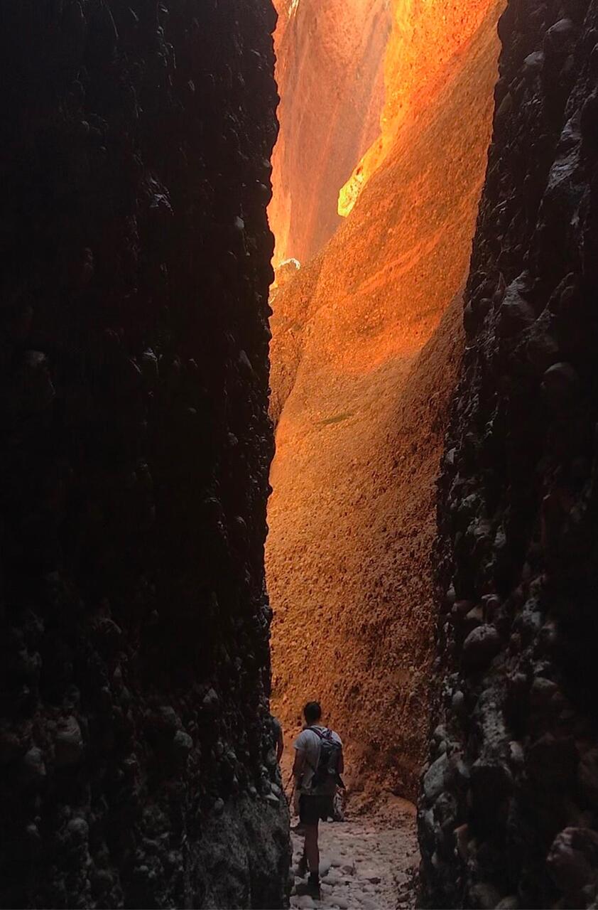 Echidna Chasm is a narrow gorge, at some points only two meters wide, but with 200m high walls.