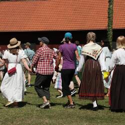 Midsommar, alle tanzen mit