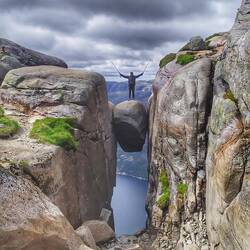 Ich auf dem Kjeragbolten