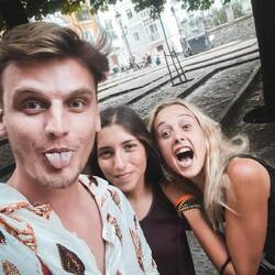 W/ the Italian girls