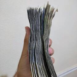 1.093.200 Uzbek Som, gelijk aan 100 US Dollar