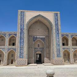 De Abdullaziz Khan Madrasa