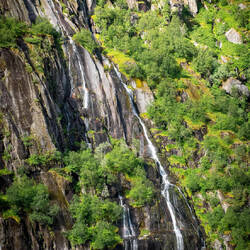 Litet vattenfall i Trollfjorden