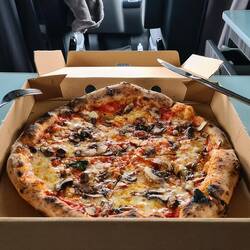 A really yummy pizza for lunch